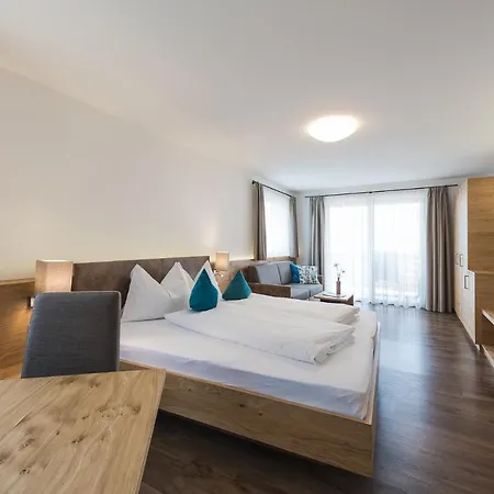 Hotel Zunneler 3*